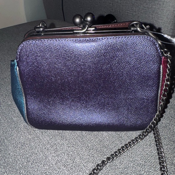 COPY - COACH LIMITED PEARL
KISSLOCK CROSSBODY. USED ONCE - Picture 3 of 6